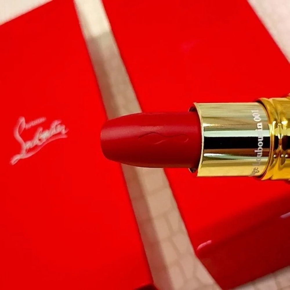 💋 Christian Louboutin Silky Satin Satin lipstick - Rouge Louboutin 001 - Picture 2 of 12